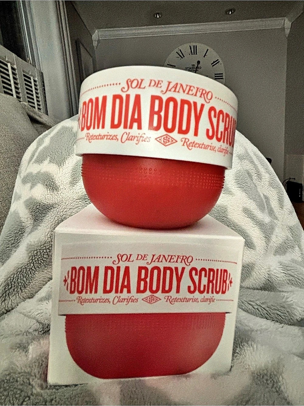 Sol de Janeiro Bom Dia Bright Body Scrub Body Scrub Red New